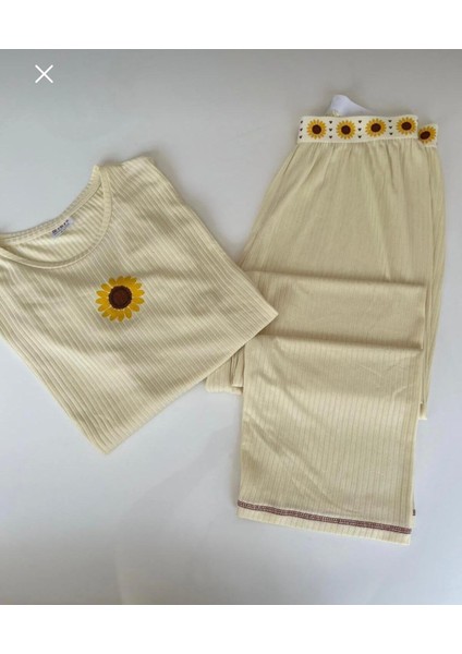 Ayçiçek Desenli Kadın Pijama Takımı modelleri