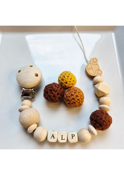 Arabalı Kahverengi İsimli Bebek Emzik Zinciri Askısı