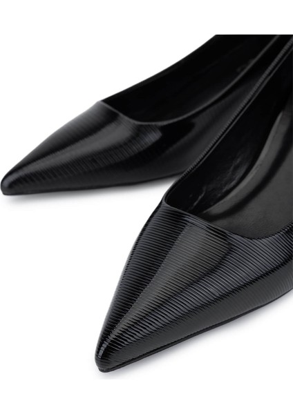 Kadın Suni Deri Siyah Topuklu Ayakkabı 735 8318 Bn Ayk SK25-26 Sıyah modelleri