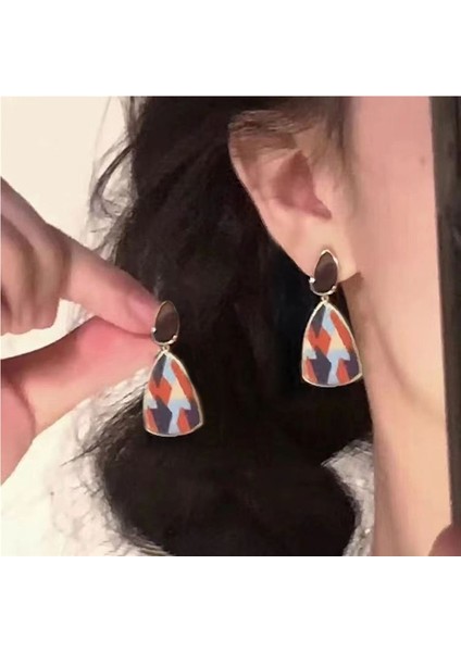 Maillard High End Retro Mizaç Kulak Klipsi Küpeleri Basit ve Çok Yönlü Kulak Delme Gerektirmeyen Yeni Trend Küpeler (Yurt Dışından)