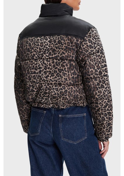 Leopar Desen Relaxed Fit Çıkarılabilir Kapüşonlu Şişme Mont Bayan Mont DW0DW21967 0hd modelleri