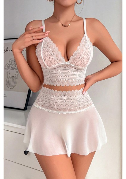 Kadın Beyaz Dantel ve Tül Detaylı Etekli Şık Gecelik Takımı fırsatları