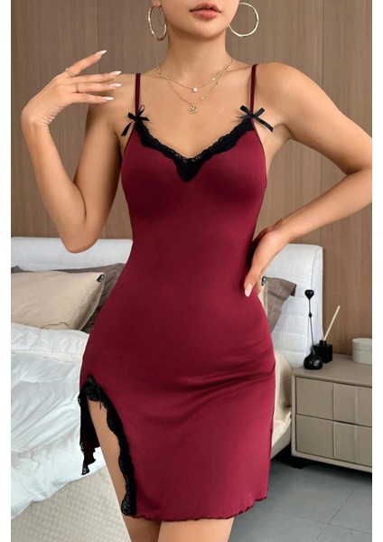Kadın Bordo Bacak Yırtmaçlı Siyah Dantelli ve Fiyonklu Şık Gecelik fırsatları