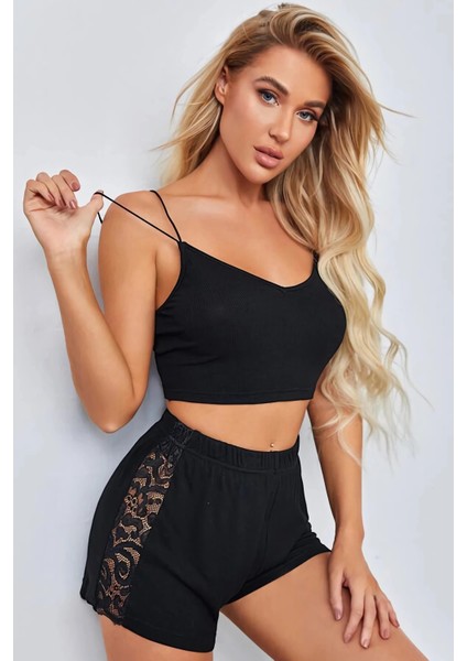 Kadın Siyah Yanları ve Sırtı Dantel Detaylı Çift Sıra Ince Lastikli Şortlu Gecelik Takım