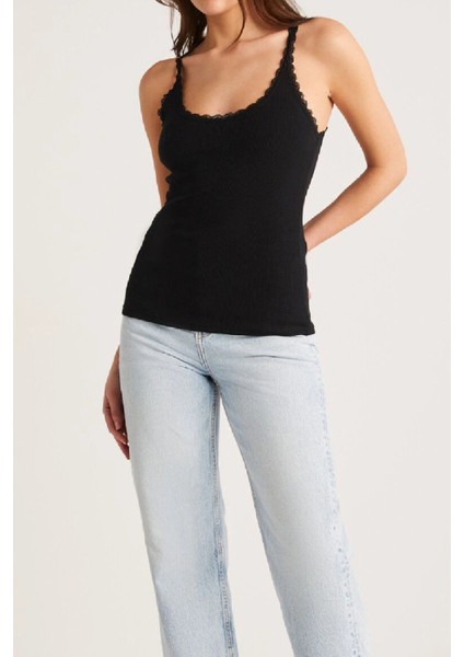 Kadın Siyah Normal Kalıp Dantel Detalı Ince Askılı Oyuk Yaka Atlet fırsatları