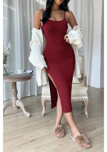 Kadın Bordo Yırtmaçlı Diz Altı Vücüdu Saran Gecelik