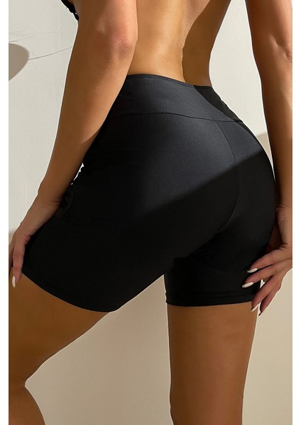 Kadın Siyah Önden Bağcıklı Deniz Şortu modelleri