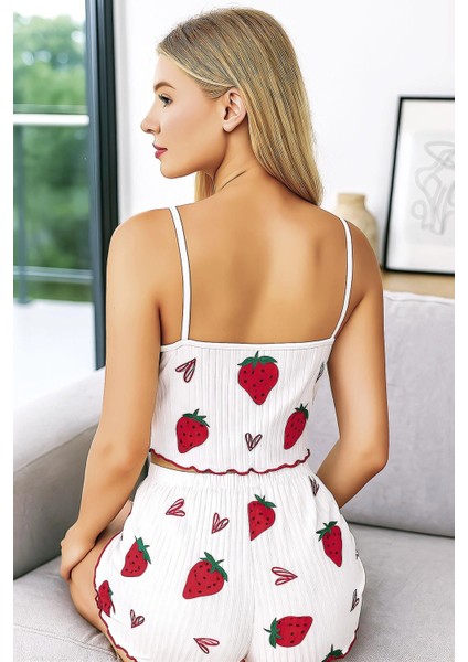 Kadın Çilek Desenli Şortlu Pijama Takımı fiyatları