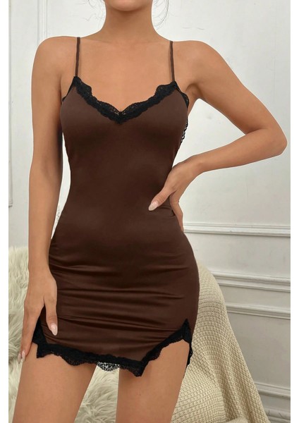 Kadın Kahverengi Göğsü ve Bacakları Dantelli Yırtmaçlı Şık Gecelik fırsatları