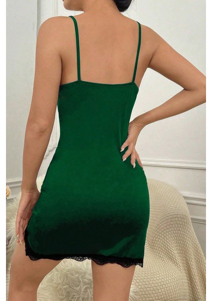 Kadın Yeşil Göğsü ve Bacakları Dantelli Yırtmaçlı Şık Gecelik fiyatları