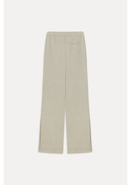 Düz Kesim Yırtmaçlı Pantolon
