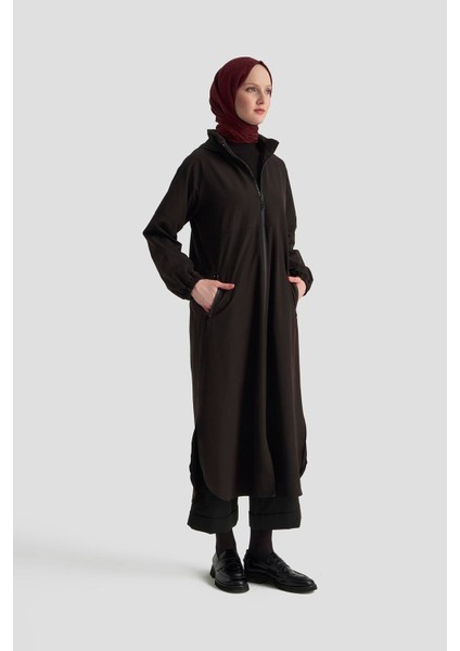 Marka Yazılı Fermuarlı Gizli Kapüşonlu Giyçık Siyah 25KT548