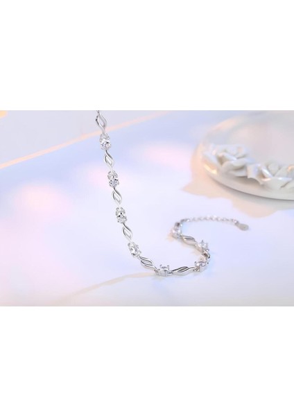 925 Ayar Gümüş Taşlı Ayarlanabilir Kadın Bileklik