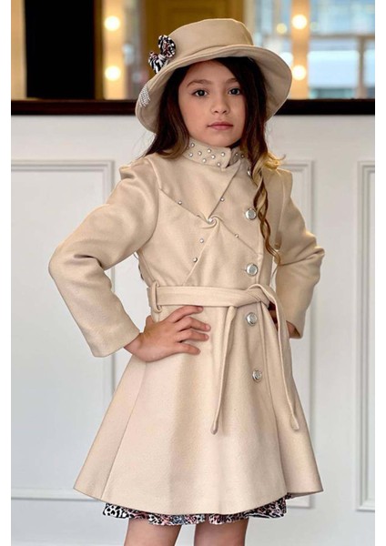 Kız Çocuk Leopar Desen Elbise Taş Işleme Yaka Boydan Düğme ve Kemer Detaylı Krem Kaşe Kaban modelleri