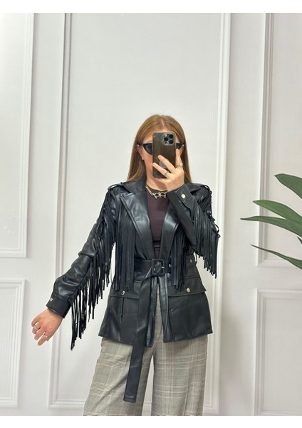 Regular Kalıp Püskül Detaylı Kemerli Deri Ceket modelleri