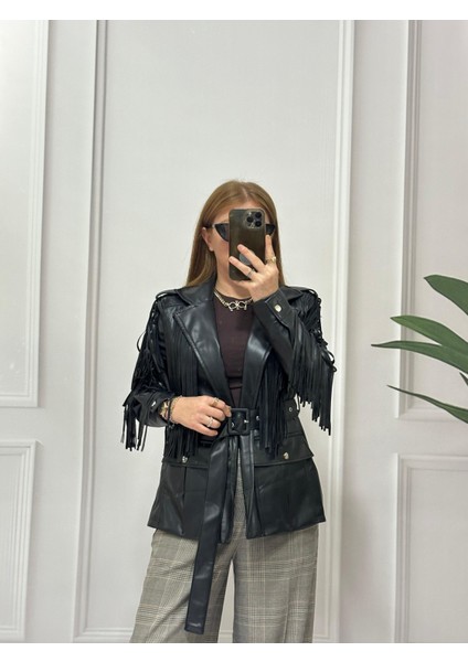 Regular Kalıp Püskül Detaylı Kemerli Deri Ceket fırsatları