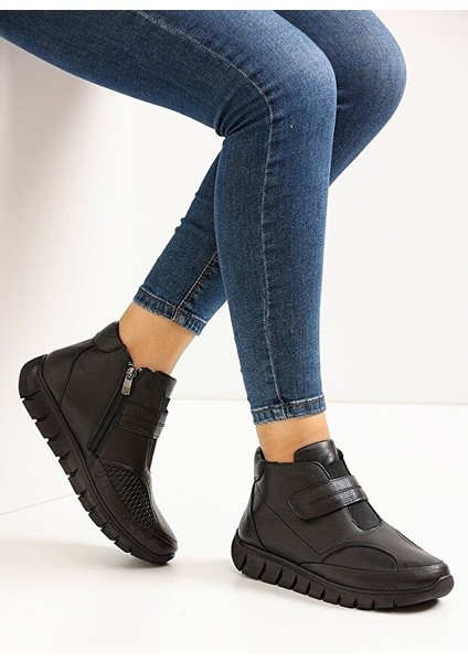 -Z-3609 Kadın Hakiki Deri Kemik Çıkıntılı Comfort Bot Siyah