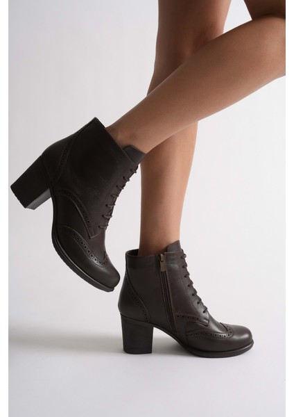 Kadın Hakiki Deri Lazer Detaylı Bağcıklı Bot - Kahve