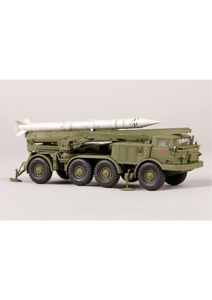 07179 1/72 Ölçek, Rus 9P113 Kamyon ve 9M21 (9K52 Luna-M) Kısa Menzilli Füze Sistemi (FROG-7), Plastik Model Kiti
