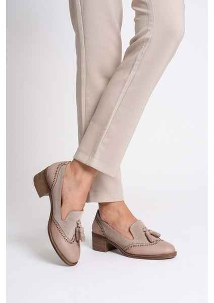 Kadın Hakiki Deri Püskül Detaylı Şık Ayakkabı - Taş