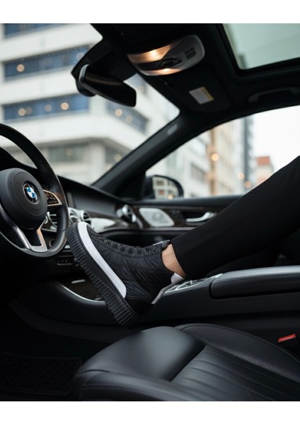 ET0811 Yüksek Taban Siyah Paraşüt Kumaş Beyaz Cilt Detaylı Yarım Bilek Spor Bot