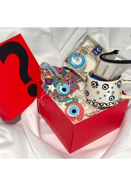 Şans ve Sevgiyle Hazırlanmış Sürpriz Hediye Kutusu (7 Farklı Ürün) fiyatları