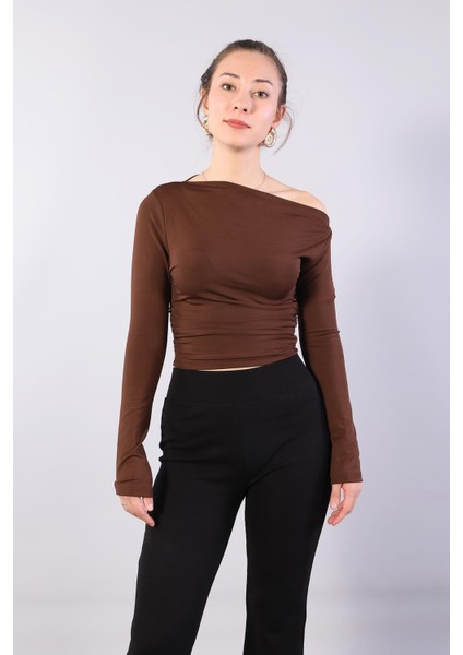 10740 Kayık Yaka Kenarları Büzgülü Bluz fiyatları