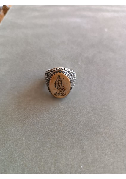 925 Ayar Gümüş Şık Tasarım Erkek Yüzük – El Işçiliği - Oval - Yan Kenarları Işlemeli -Bozkurt Detaylı modelleri