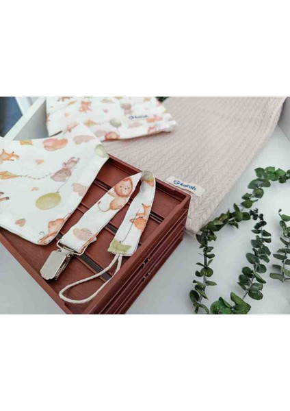 Balonlu Hayvan Figürlü Safari Müslin Battaniye Seti