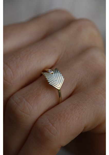 14 Ayar Altın Tek Taş Detaylı Iç Içe Başak Yüzük modelleri