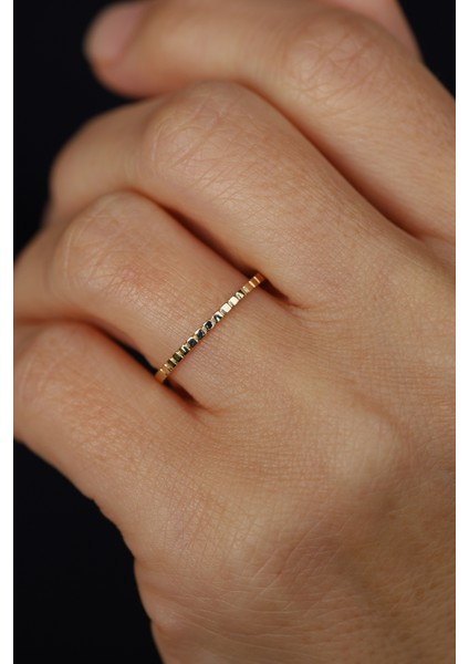 14 Ayar Altın Köşeli Geometrik Obje Dizisi Yüzük fiyatları