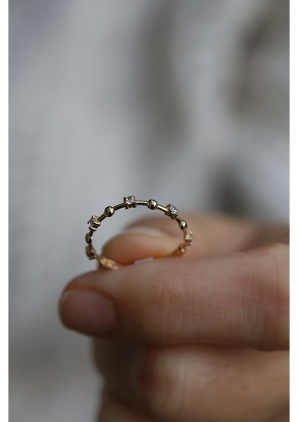 14 Ayar Altın Taş ve Top Detaylı Örüntü Yüzük fırsatları