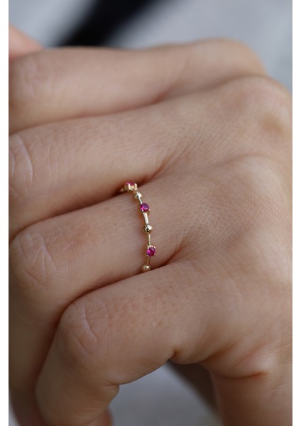 14 Ayar Altın Fuşya Taş ve Top Detaylı Örüntü Yüzük modelleri