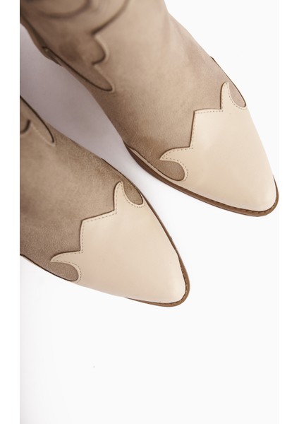 Kadın Topuklu Western Çizme Bej Süet Deri Detaylı Şık Tasarım 6 cm Topuk Yüksekliği modelleri