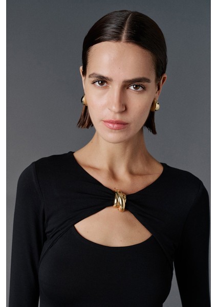 Cut Out Detaylı Bluz - Premium Edition indirimleri