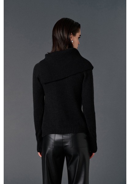 Dik Yaka Anvelop Düğmeli Kazak