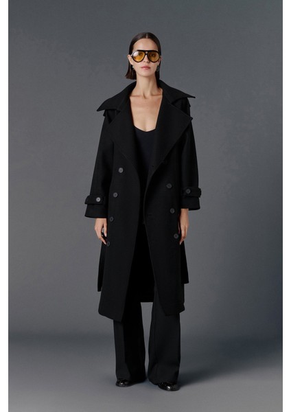 Apolet Detaylı Düğmeli Kaban