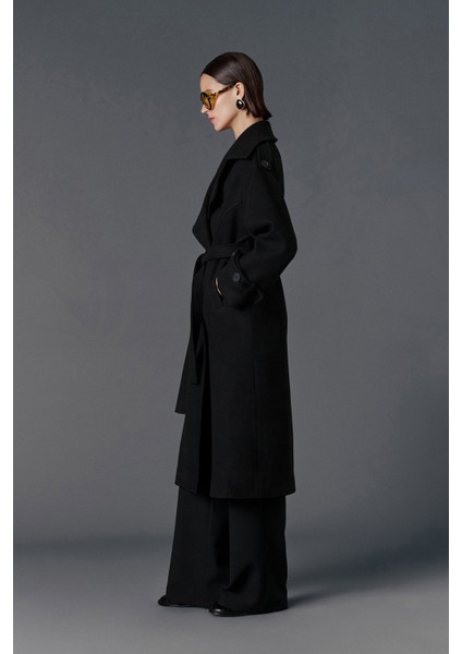 Apolet Detaylı Düğmeli Kaban fiyatları