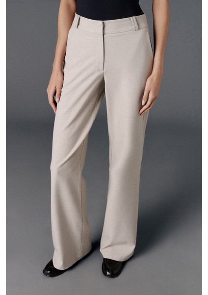Yüksek Bel Straight Fit Pantolon indirimleri