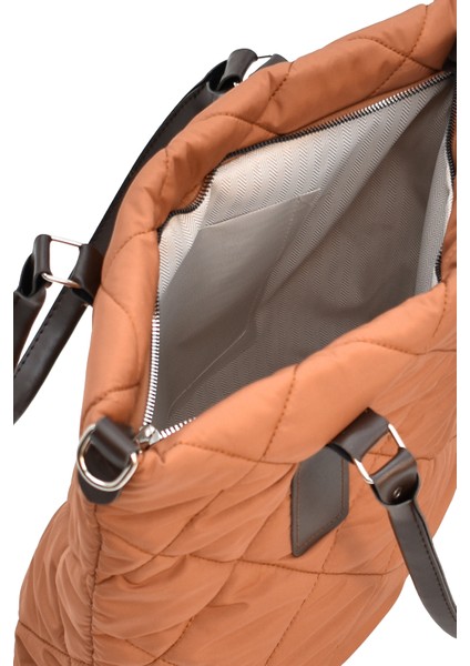 Puf Kapitone Dikişli Kadın Omuz Çantası – Günlük Kullanıma Uygun Modern Tasarım ELA09753 modelleri