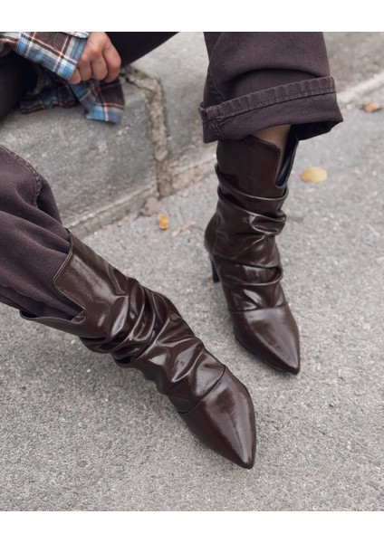 Corlin Kadın Topuklu Körüklü Bot Acıkahve Kırışık Rugan indirimleri