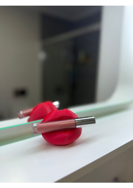 Dudak Şeklinde Ruj ve Dudak Parlatıcısı Standı