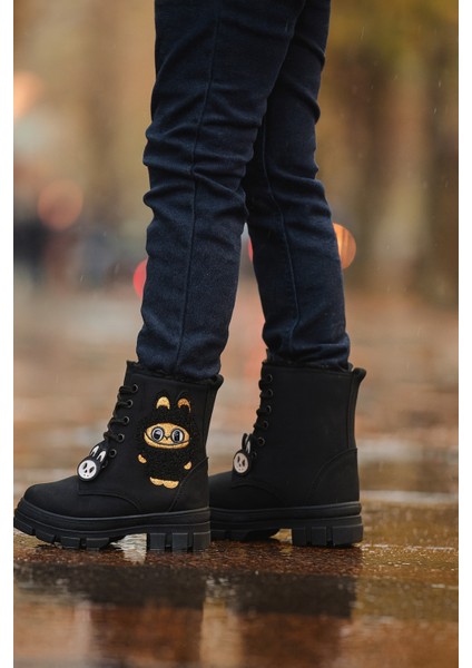 Kız Çocuk Figür Detaylı Fermuarlı Bot modelleri