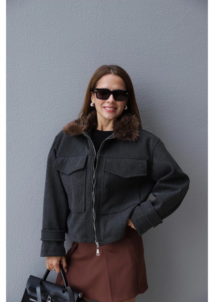 Antrasit Yaka Kürk Detay Ceket