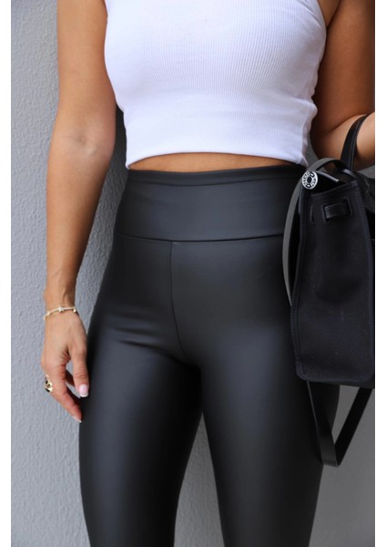 Siyah Mat Deri Tayt modelleri