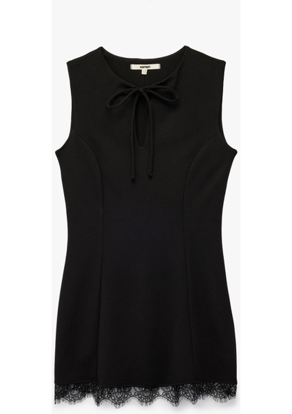 Kolsuz Bisiklet Yaka Bağlama Detaylı Slim Fit Dantel Detaylı Mini Elbise