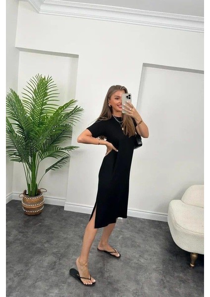 Kadın Kısa Kollu Yırtmaç Detaylı Salaş Viskon Elbise