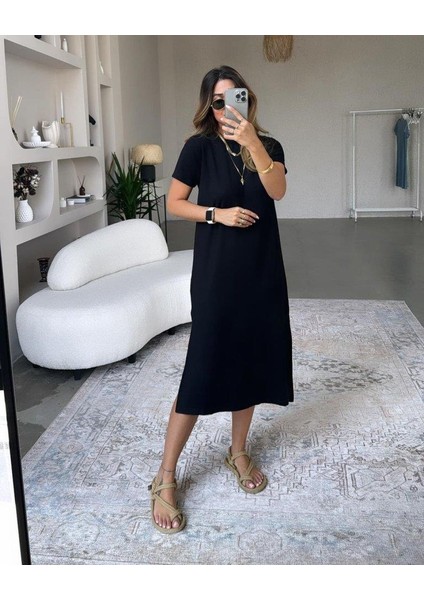 Kadın Kısa Kollu Yırtmaç Detaylı Salaş Viskon Elbise