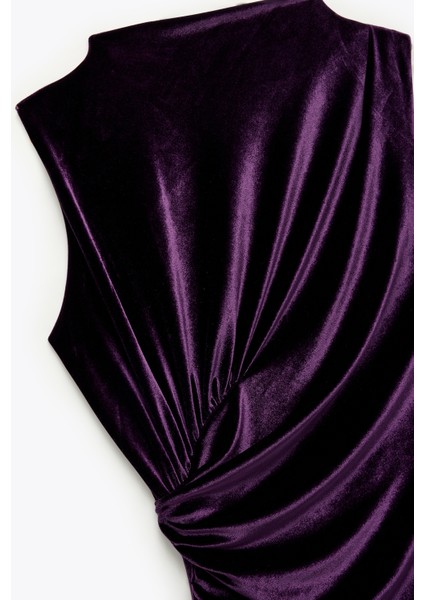 Yırtmaçlı Hafif Dik Yaka Drapeli Kolsuz Uzun Kadife Elbise indirimleri