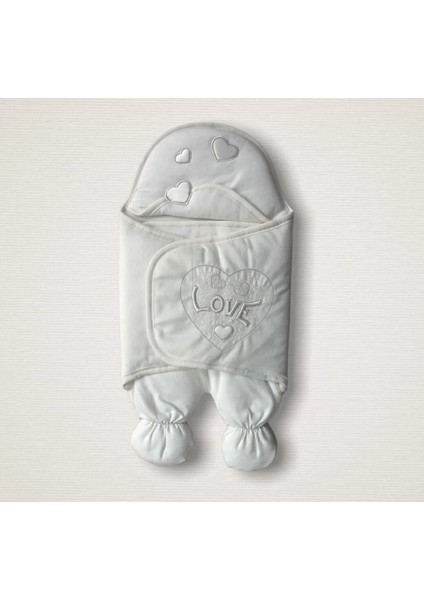 Yenidoğan Lüks Üç Kalp Love Nakışlı Kız Bebek Ayaklı Kundak Bebek Battaniyesi Ekru